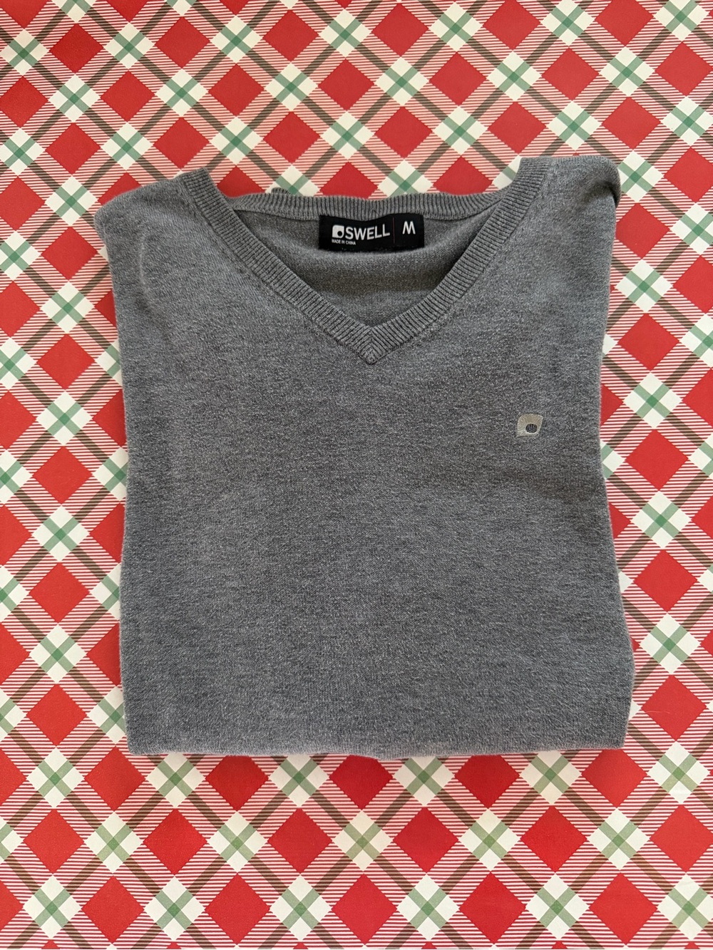 Swell Men’s Charcoal Gray V-Neck Sweater